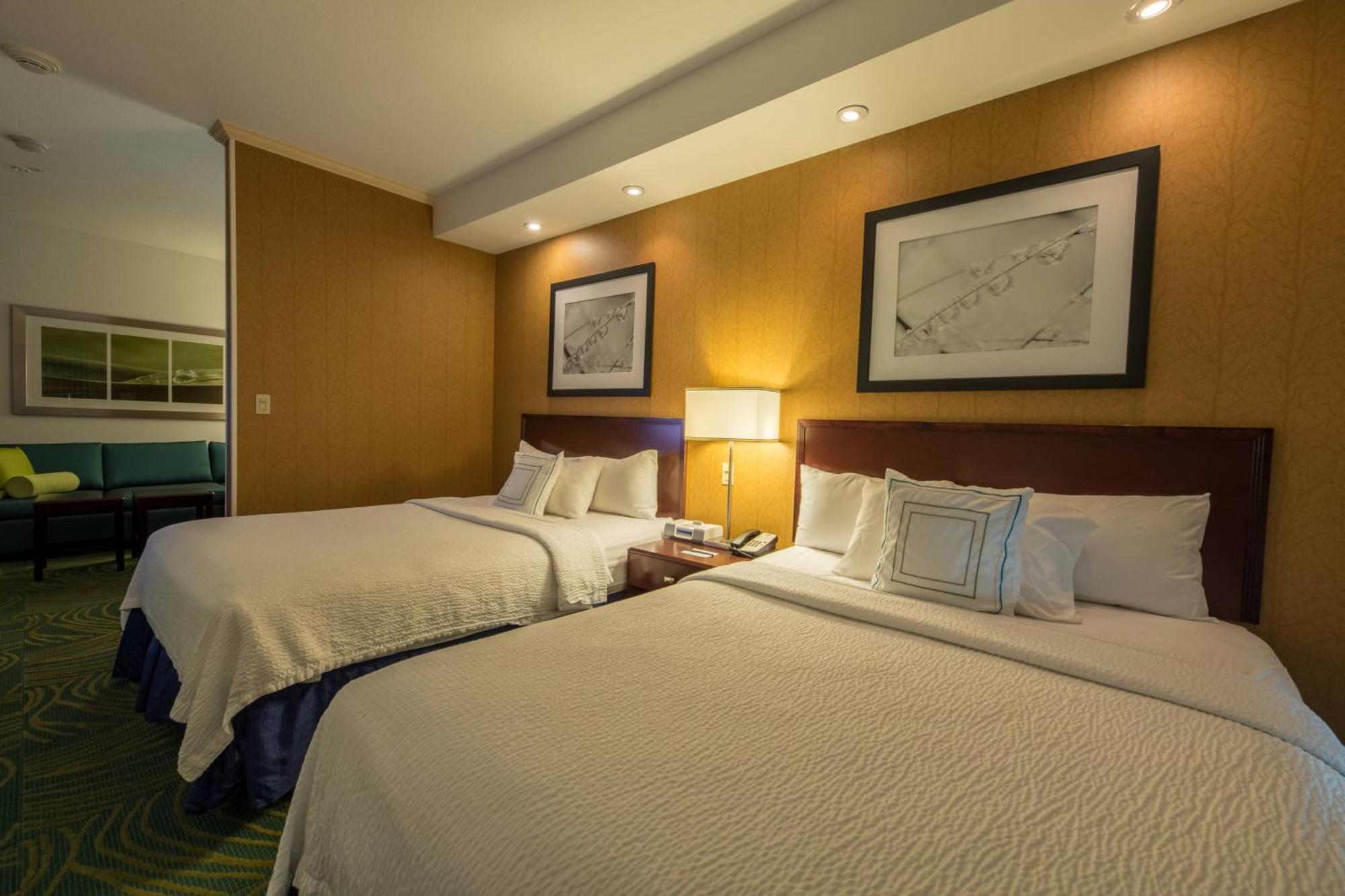 สปริงฮิลล์ สวีท ริดจ์เครสต์ Hotel ภายนอก รูปภาพ
